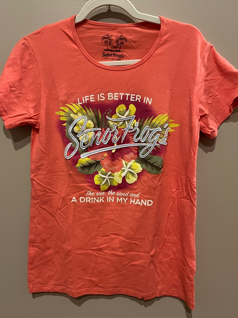 Señor Frog's Women's Coral Short-Sleeve Graphic Tee tourist